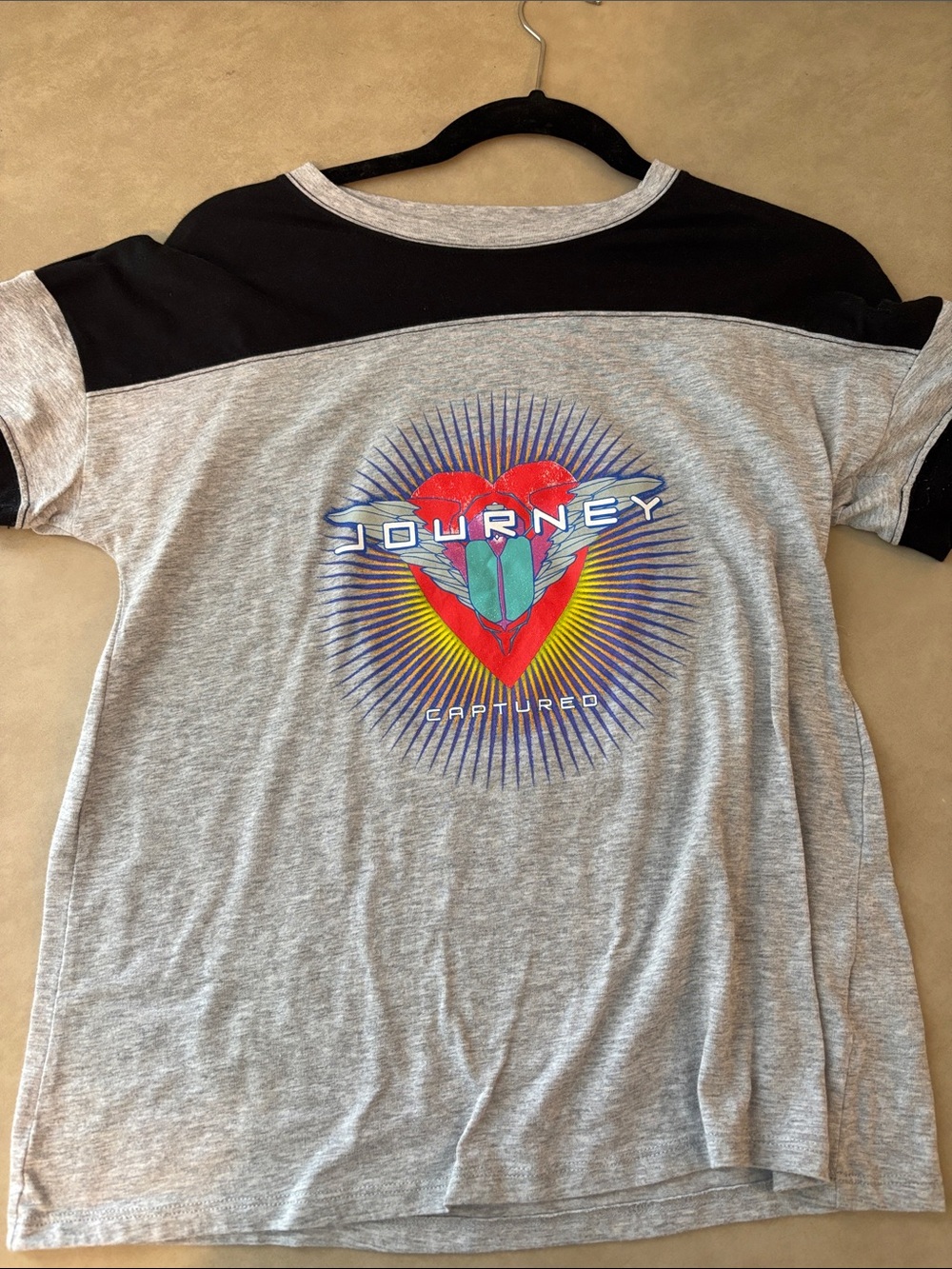 Journey Captured Graphic Short Sleeve Tee - Gray/Black